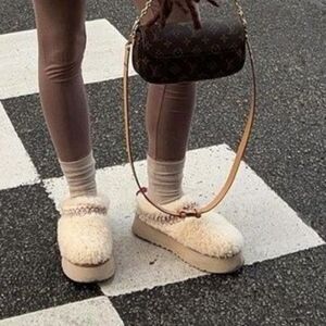 NEW Platform sherpa slippers